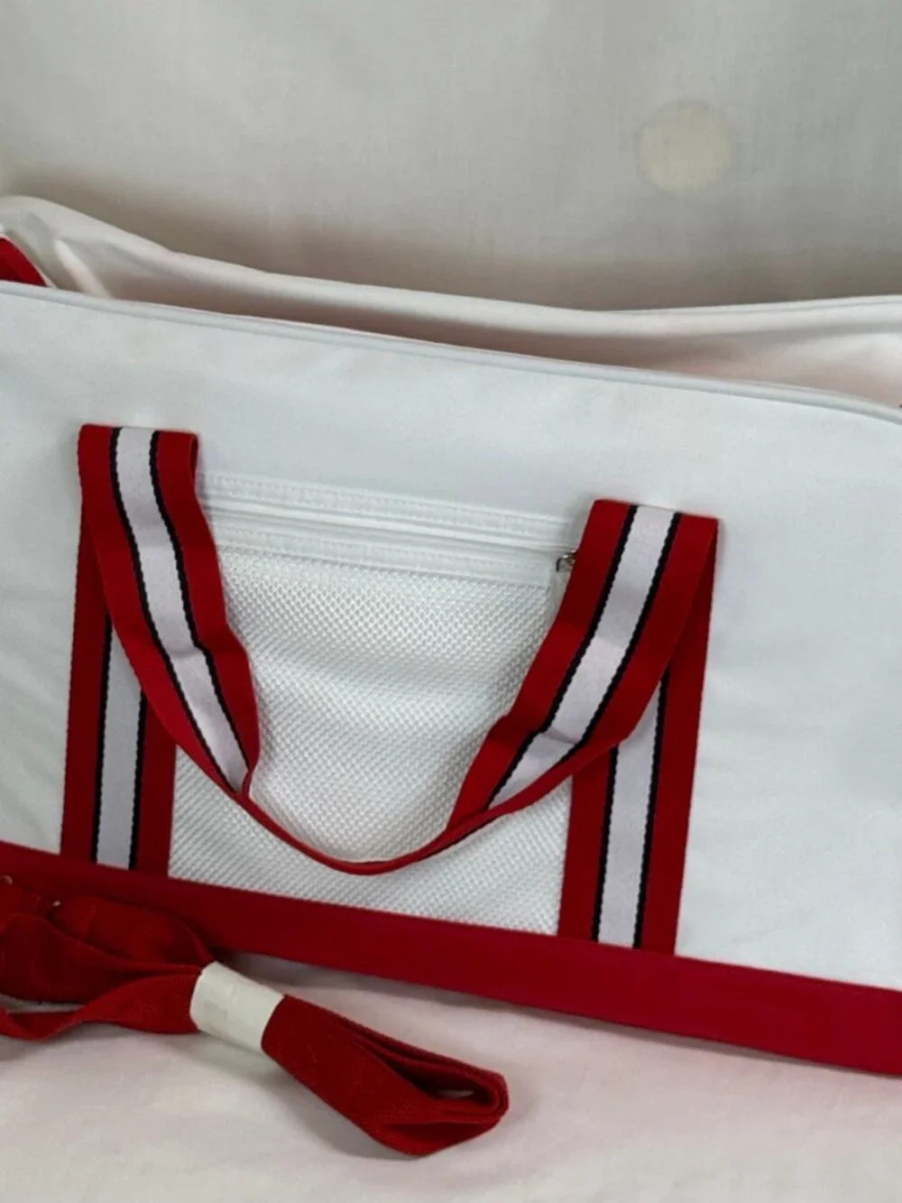 NWOT Vintage Tommy Hilfiger Duffle Gym Carry On Travel Bag - White Red & Blue